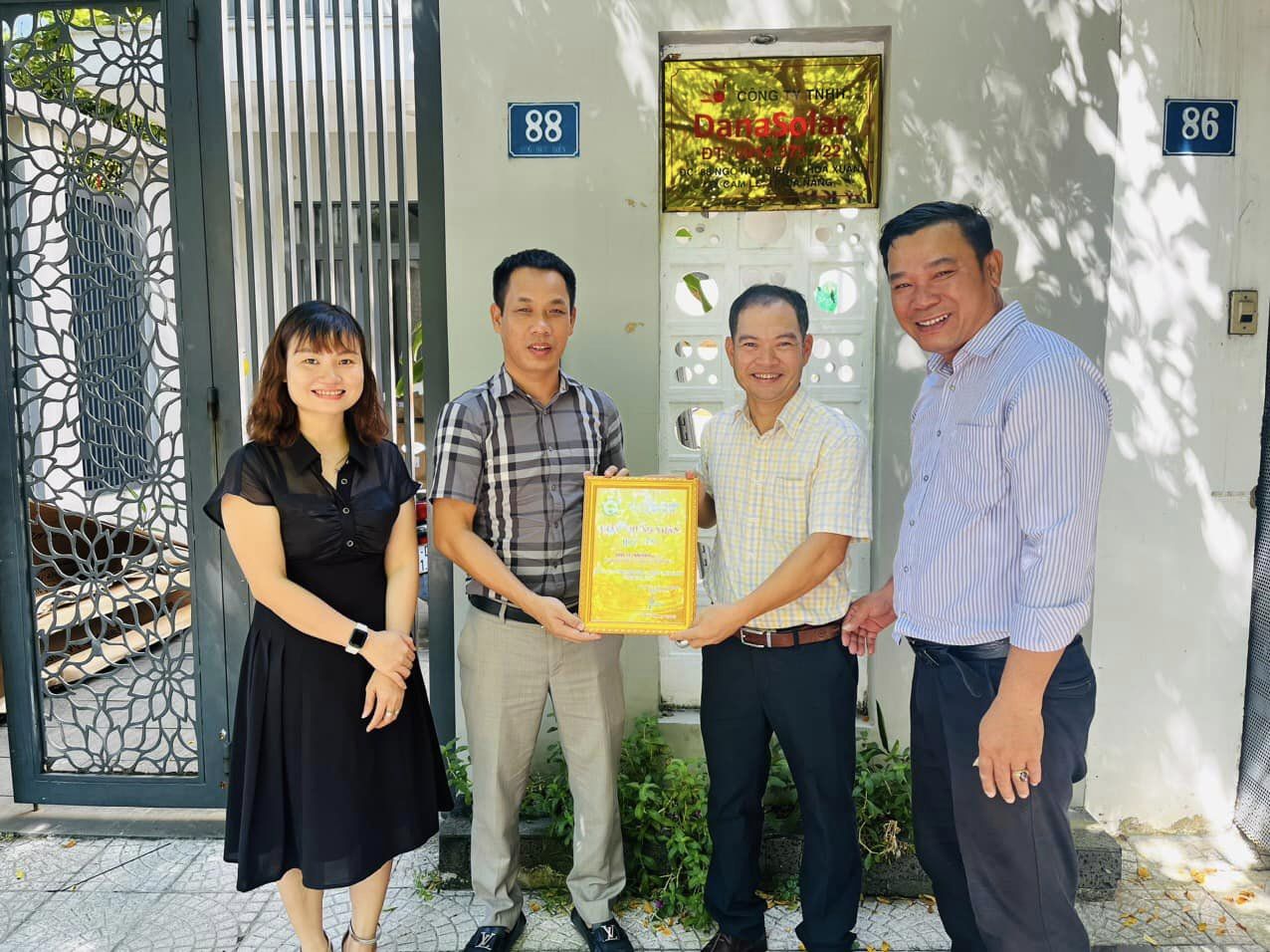 Đến thăm các Doanh nghiệp trên địa bàn phường Hoà Xuân