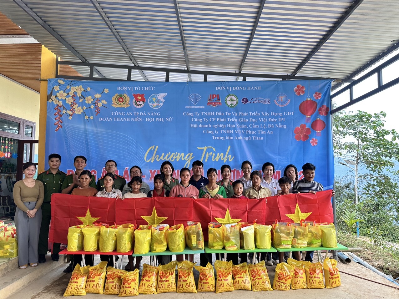 Đồng hành cùng “Xuân yêu thương” đem đến cái Tết ấm no cho mọi người – mọi nhà